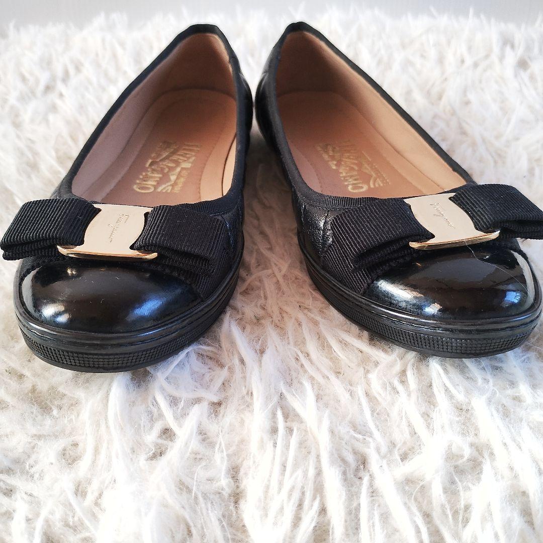 美品◎ フェラガモ ルフィナ 5.5 フラット ヴァラ キルティング 黒