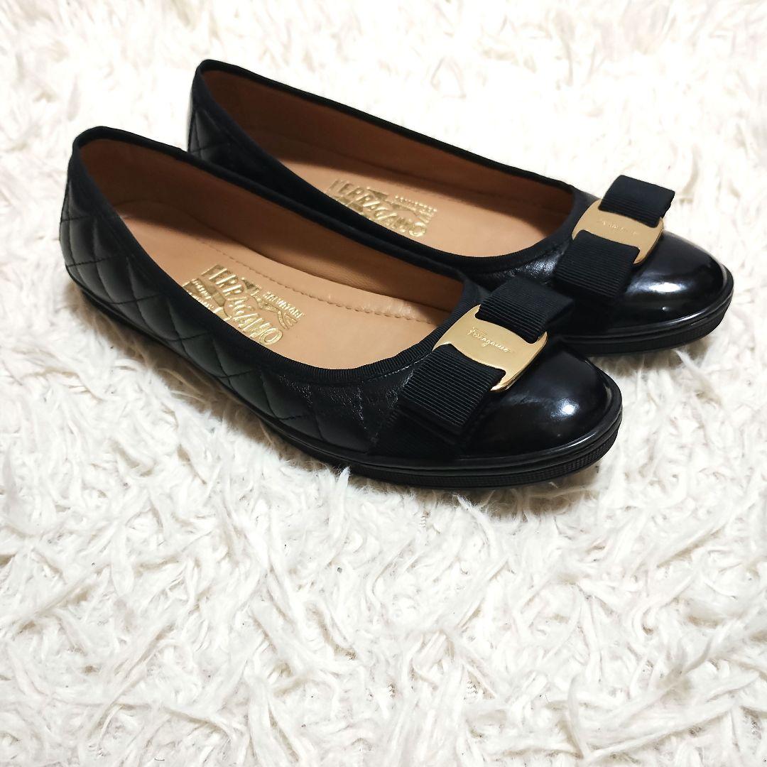 美品◎ フェラガモ ルフィナ 5.5 フラット ヴァラ キルティング 黒