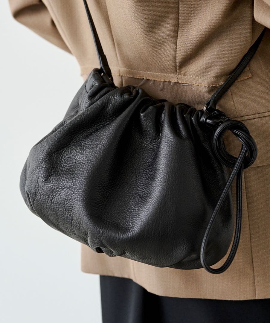 ⭐︎新品未使用⭐︎russet レザー巾着 4WAYショルダーバッグ ブラック