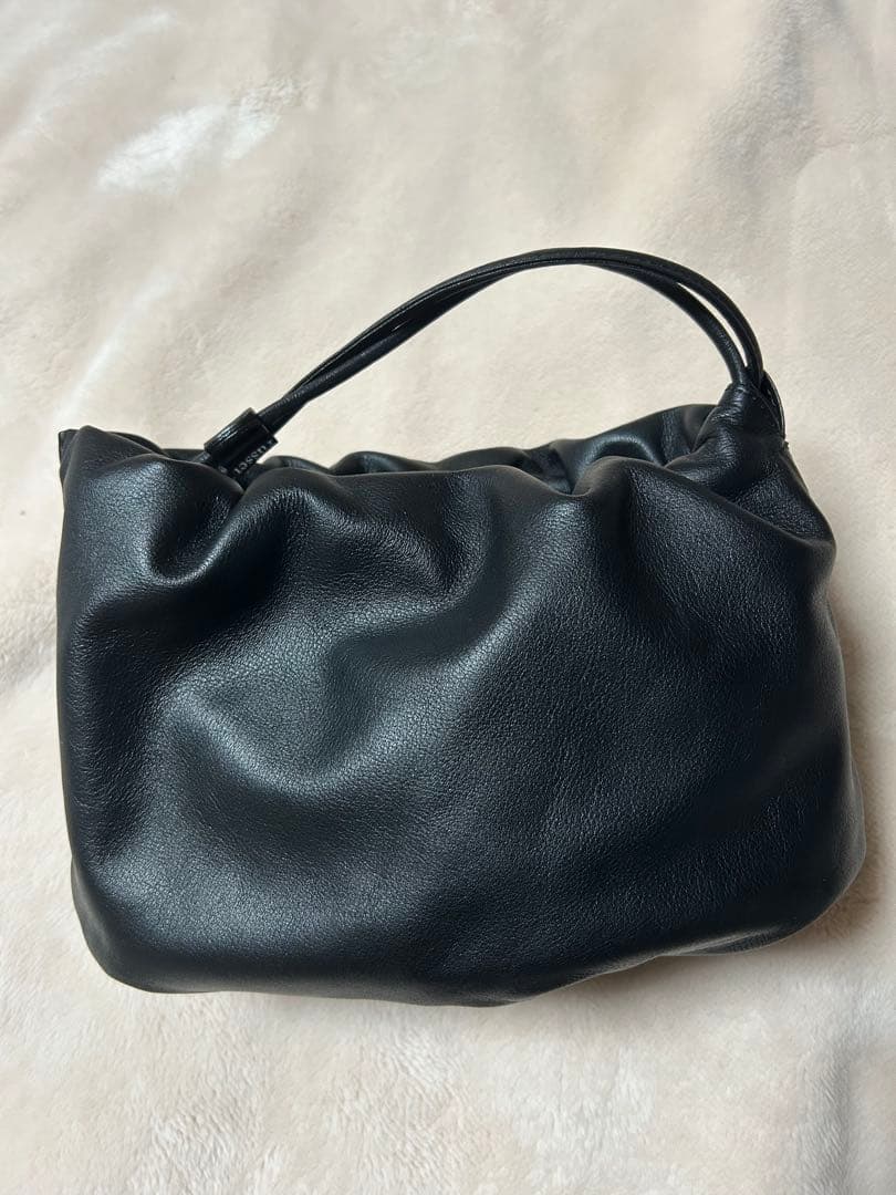 ⭐︎新品未使用⭐︎russet レザー巾着 4WAYショルダーバッグ ブラック