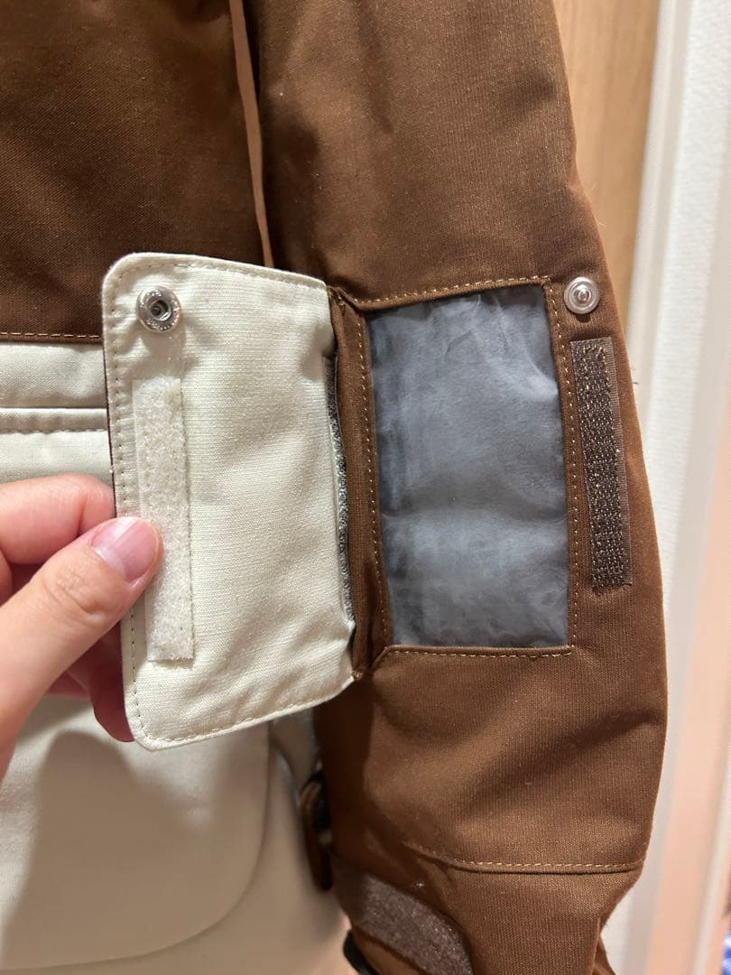 【美品！】ESTIVO EV女性用 Lサイズ エスティボ　スノーボードウェア