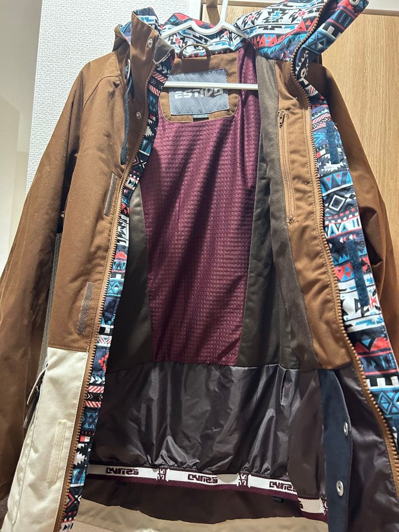 【美品！】ESTIVO EV女性用 Lサイズ エスティボ　スノーボードウェア