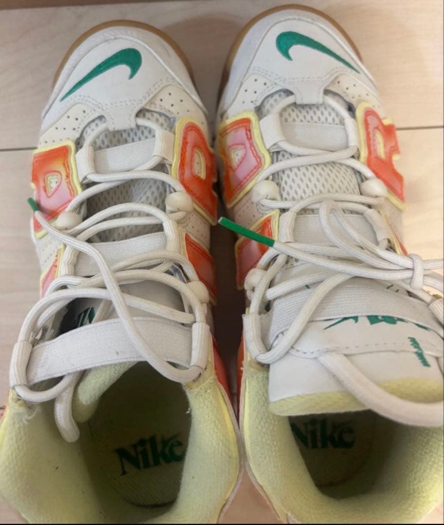 FB7702-100 NIKE モアアップテンポ 23.5cm GS モアテン