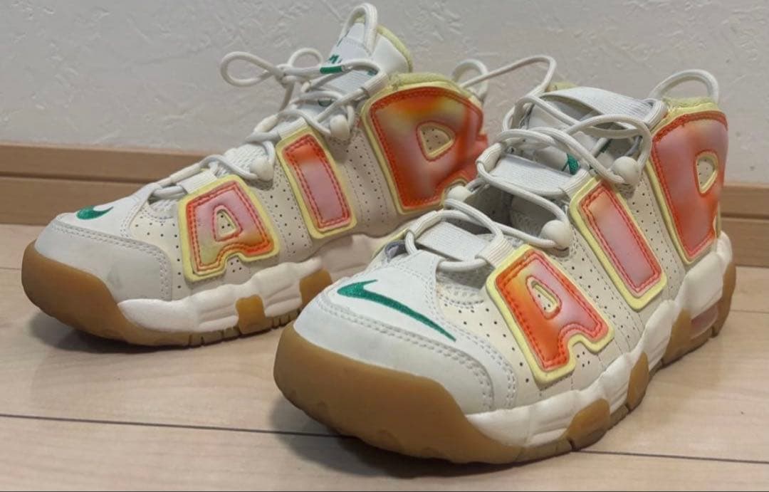 FB7702-100 NIKE モアアップテンポ 23.5cm GS モアテン