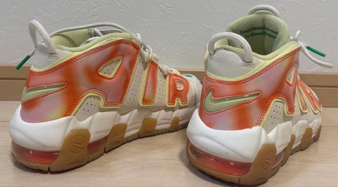 FB7702-100 NIKE モアアップテンポ 23.5cm GS モアテン