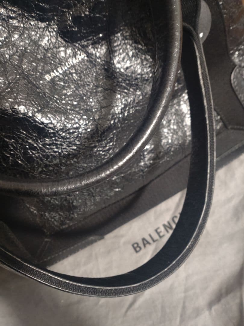 【1月末までお値下げ中】 BALENCIAGA ネイビーカバスS ハンドバッグ