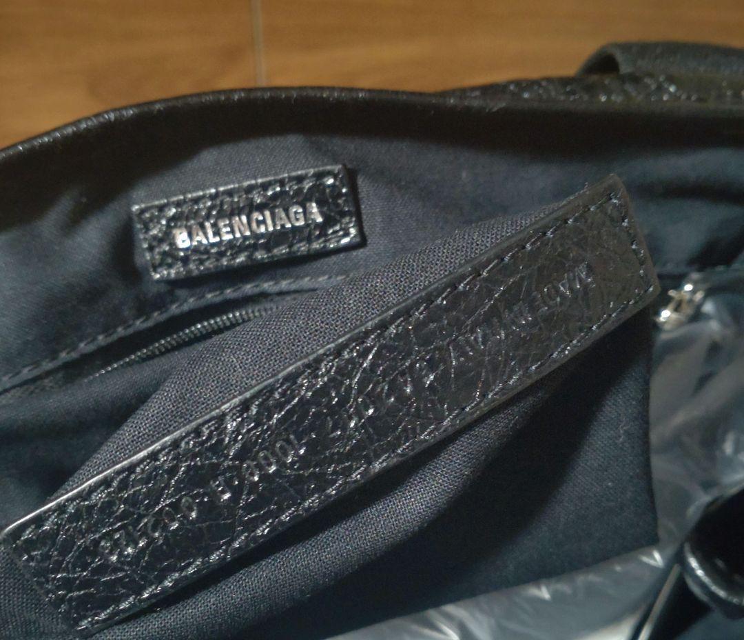 【1月末までお値下げ中】 BALENCIAGA ネイビーカバスS ハンドバッグ