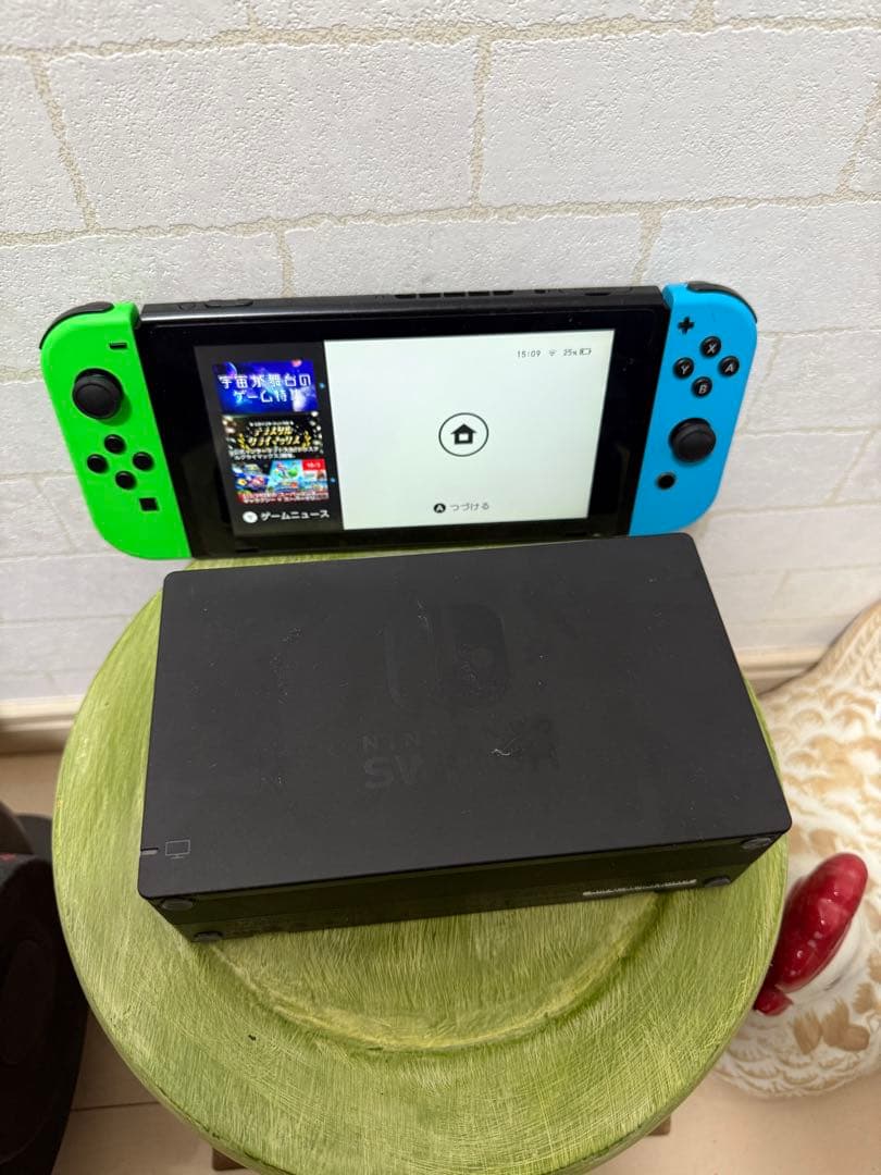 Nintendo Switch 本体 緑と青のジョイコン