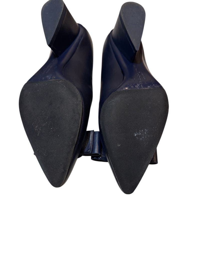 ゆちゃ　美品 フェラガモ VIVA 5黒 パンプス