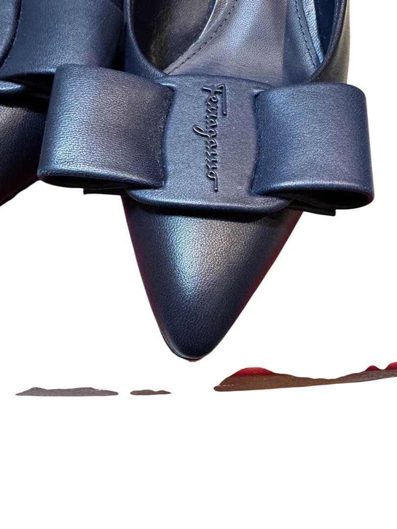 ゆちゃ　美品 フェラガモ VIVA 5黒 パンプス