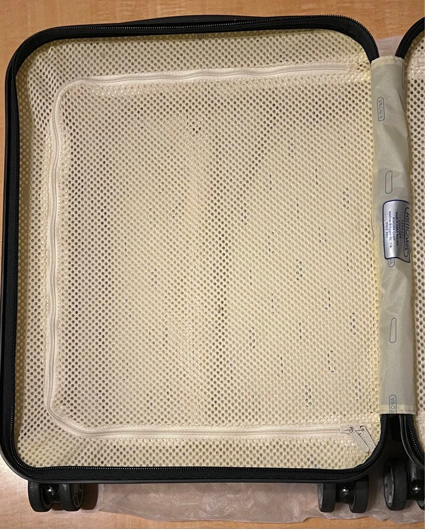 RIMOWA リモワ サルサエアー 4輪 ホワイト 22L 美品