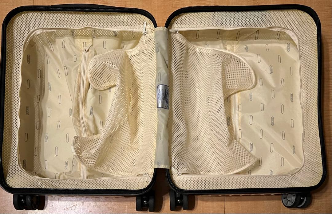 RIMOWA リモワ サルサエアー 4輪 ホワイト 22L 美品