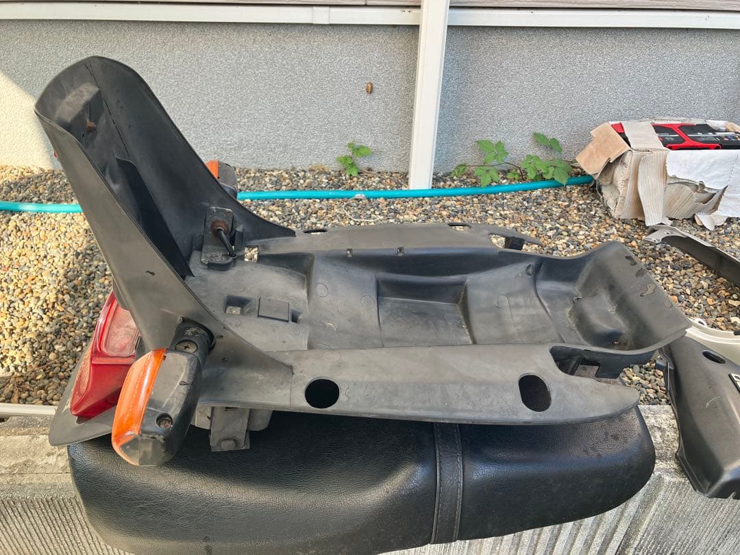 HONDA　CB400SF　nc31　リアフェンダー　テールランプ、ウィンカー付