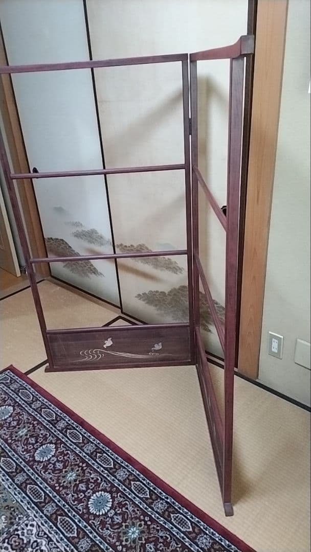 波と鳥の装飾が施された木製衣桁「昭和レトロ」