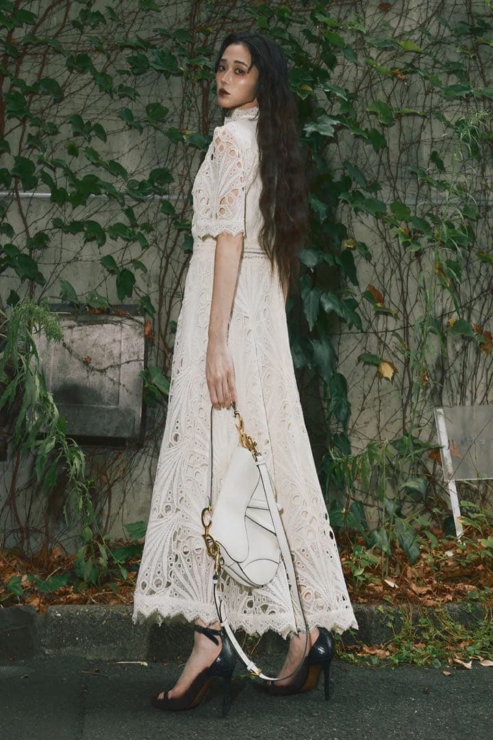 andrea&co.エンブロイダリードレス 新品未使用 レース ワンピース