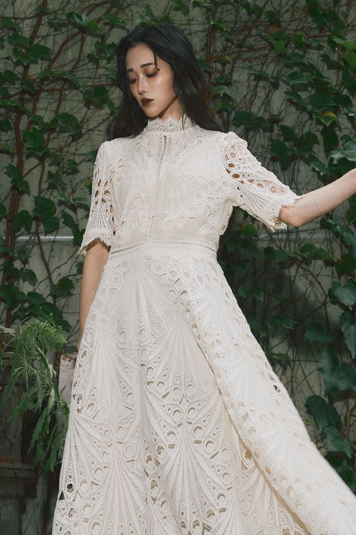 andrea&co.エンブロイダリードレス 新品未使用 レース ワンピース