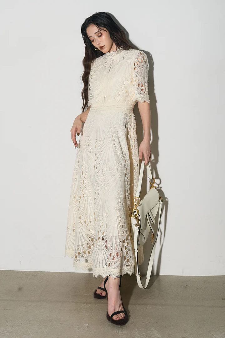 andrea&co.エンブロイダリードレス 新品未使用 レース ワンピース