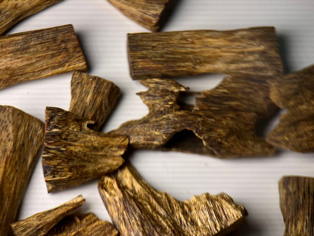 お香 天然沈香 六国五味聞香用 伽羅 香木 3ーSー10.524