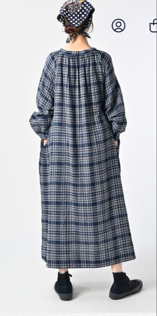 45R ふわふわ二重織のシャーリングドレス（インディゴ）　2025 AW