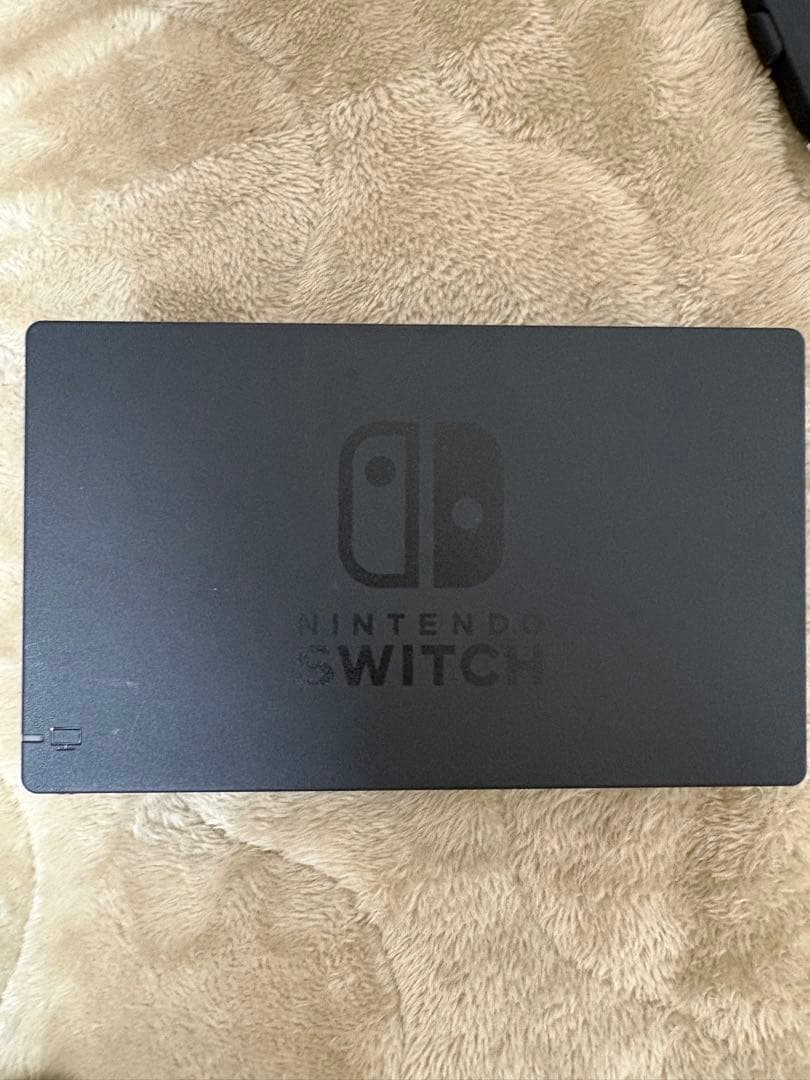 【美品】Nintendo Switch ニンテンドースイッチ 本体 ケース付き