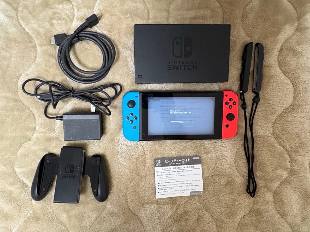 【美品】Nintendo Switch ニンテンドースイッチ 本体 ケース付き