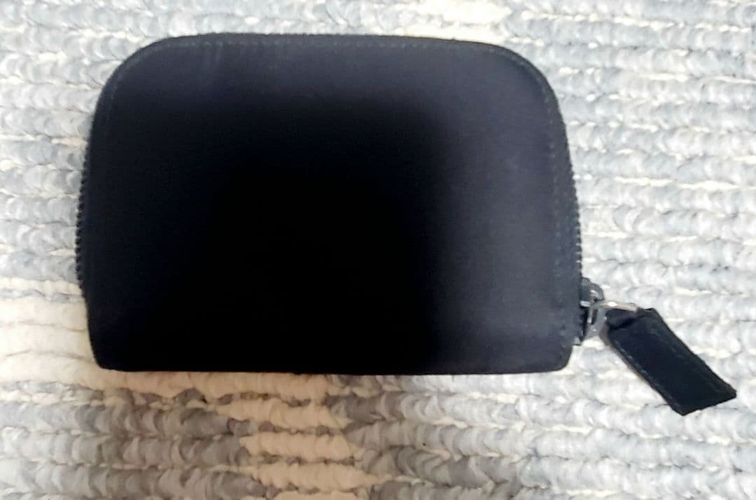 PRADA 正規品ナイロン ラウンドファスナー 6連 キーケース 三角プレート