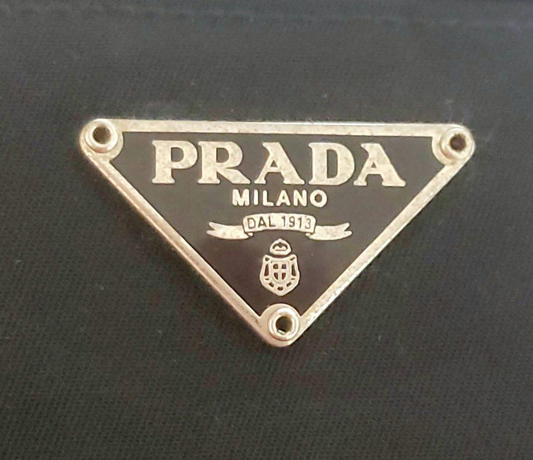 PRADA 正規品ナイロン ラウンドファスナー 6連 キーケース 三角プレート