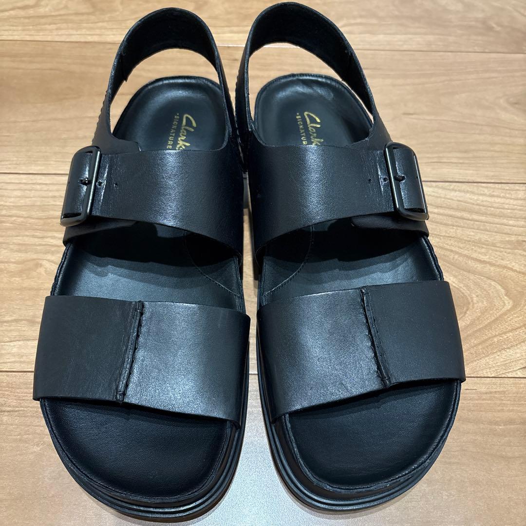 Clarks signatureブラック レザー サンダル
