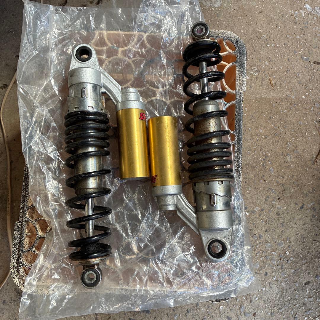 す*ん様 SHOWA サスペンション 2個セット