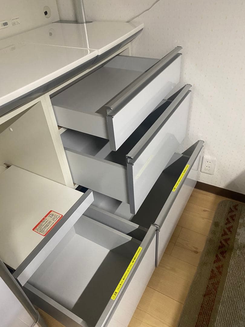 1/25までの出品です。綾野製作所　ホワイトキッチンカウンター スライド扉付き