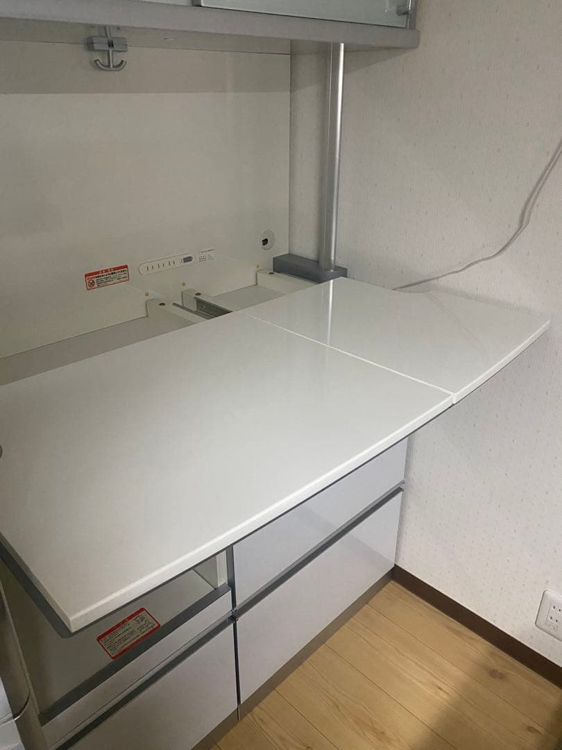 1/25までの出品です。綾野製作所　ホワイトキッチンカウンター スライド扉付き