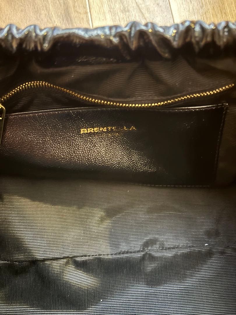 BRENTELLA 2WAY チェーンクラッチバッグ レザー ブラック×ゴールド