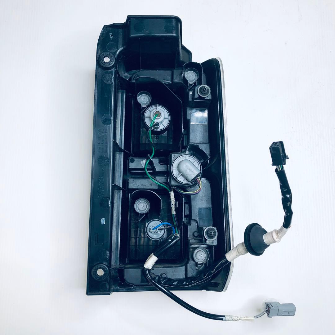 【即納】ウェイク　LA700　LA710　左テールランプ　点灯OK　ピクシスメガ