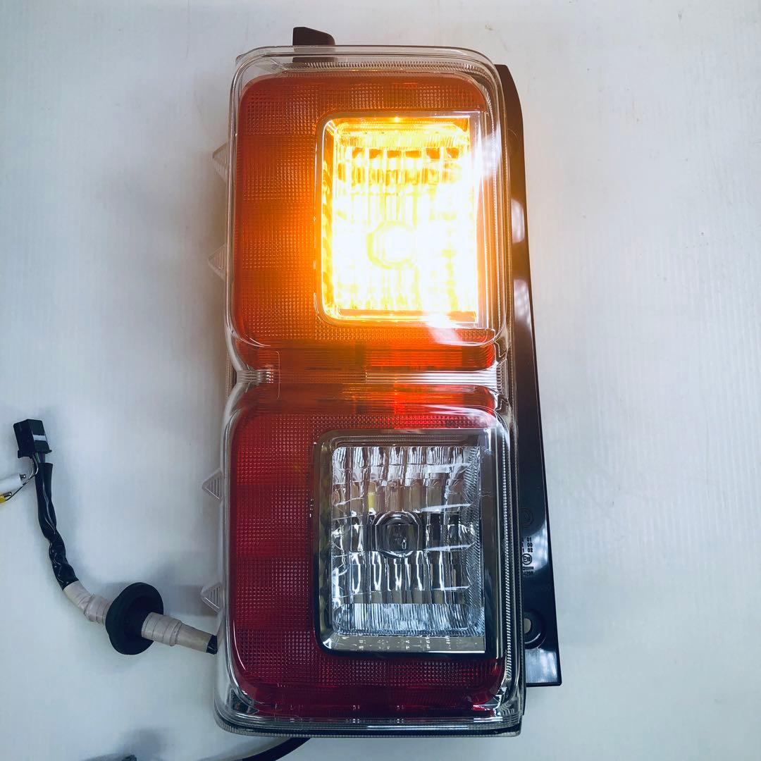 【即納】ウェイク　LA700　LA710　左テールランプ　点灯OK　ピクシスメガ