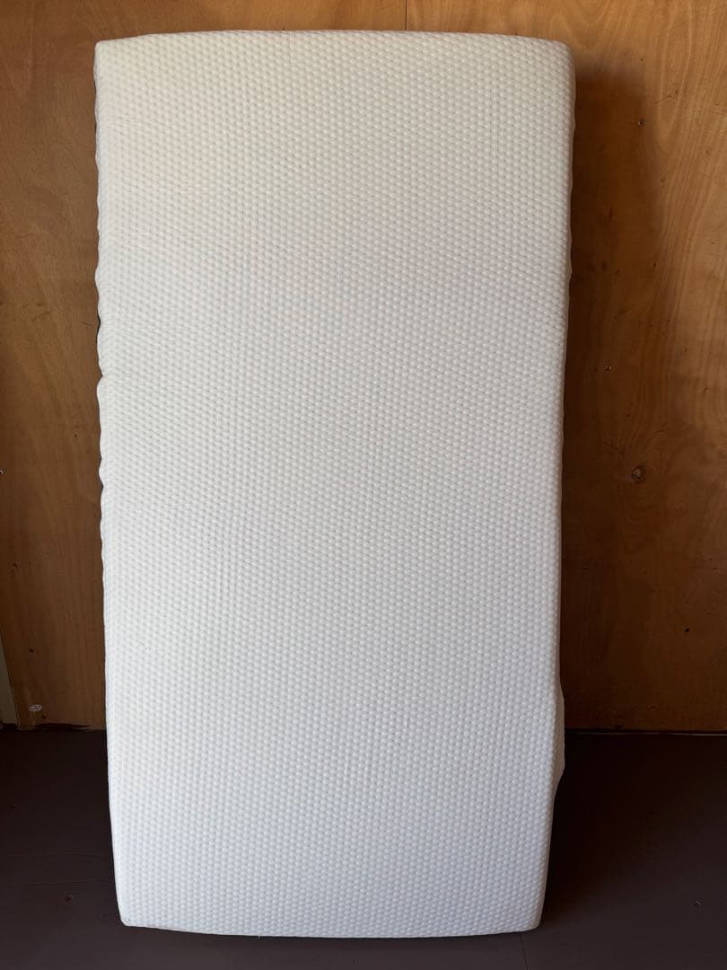 全国送料無料　エマ・ハイブリッドV2 マットレス　使用3ヶ月