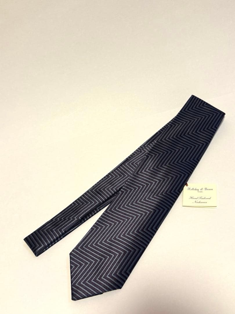 ホリデーアンドブラウン　ネクタイ