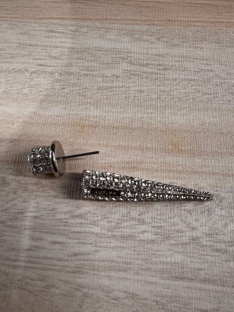 新品未使用　AMBUSH スパイク型クリスタルピアス(片耳用)