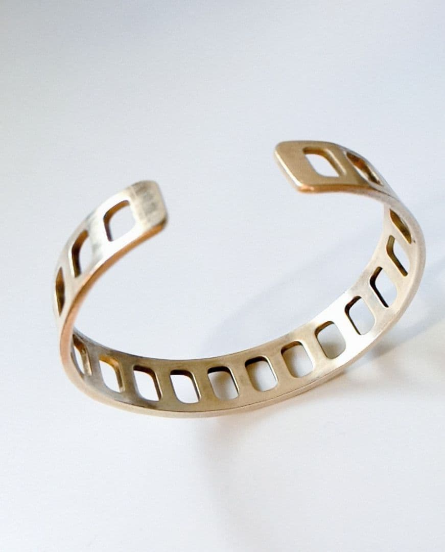 【希少】agete アガット シルバー925バングル男女兼用パンチング スクエア