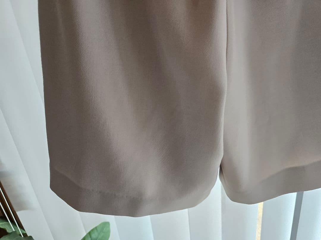 専用♥Ameri EASY TUCK HALF PANTS 　アイボリー M