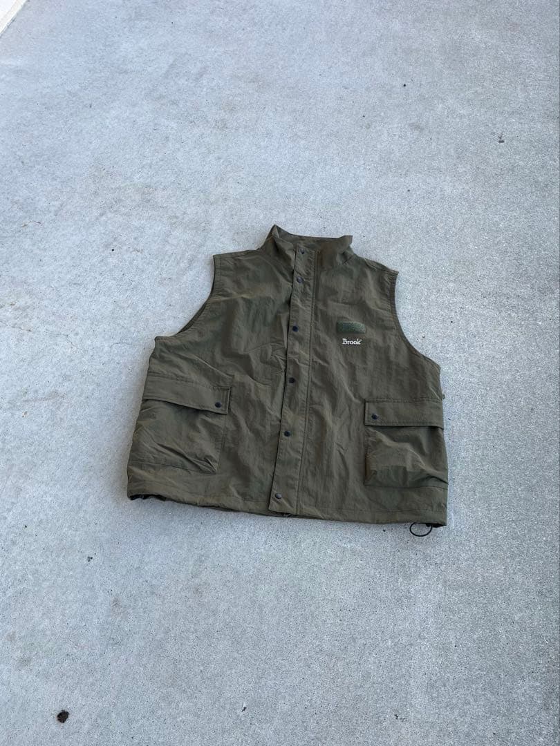 Brook Big Pocket Nylon Vest カーキ　Mサイズ