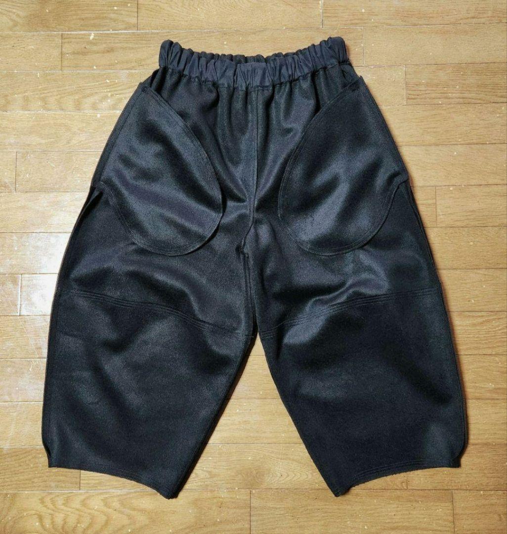 ラムネバルーンパンツ　圧縮ウール黒