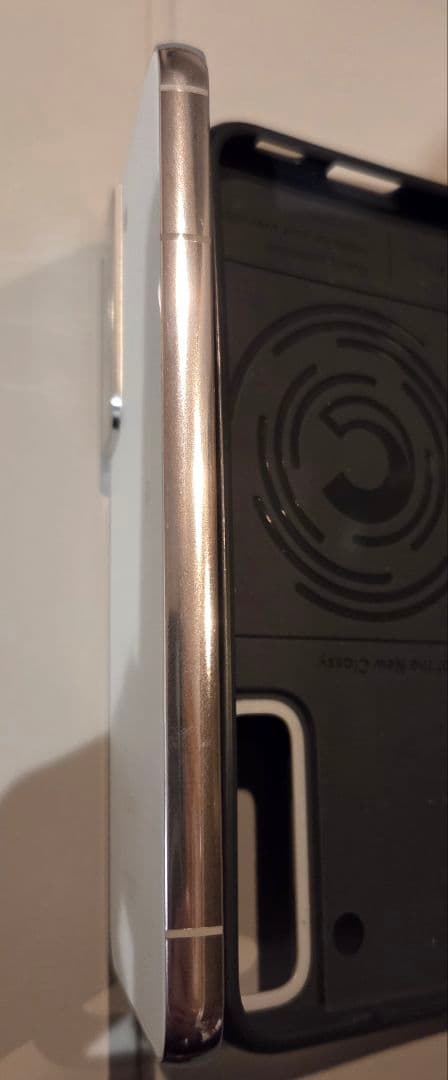 Samsung Galaxy S22 ホワイト