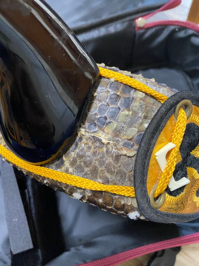 本皮蛇皮　三線　ケース付きレッド　少々難あり　値段相談可