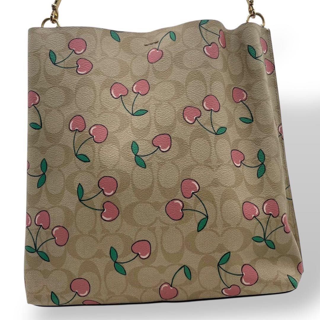 極美品✨️コーチ 2way ショルダーバッグ モリー PVC レザー チェリー柄