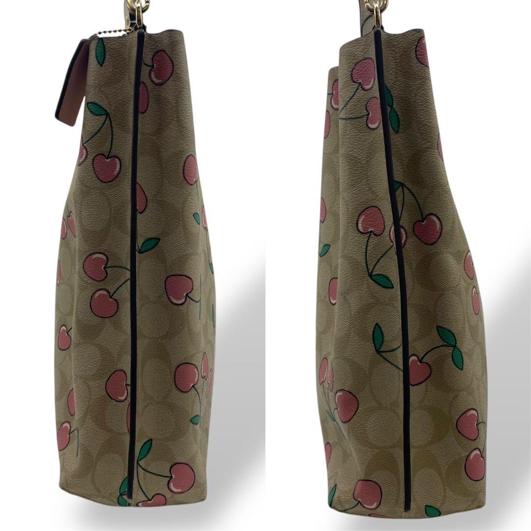 極美品✨️コーチ 2way ショルダーバッグ モリー PVC レザー チェリー柄