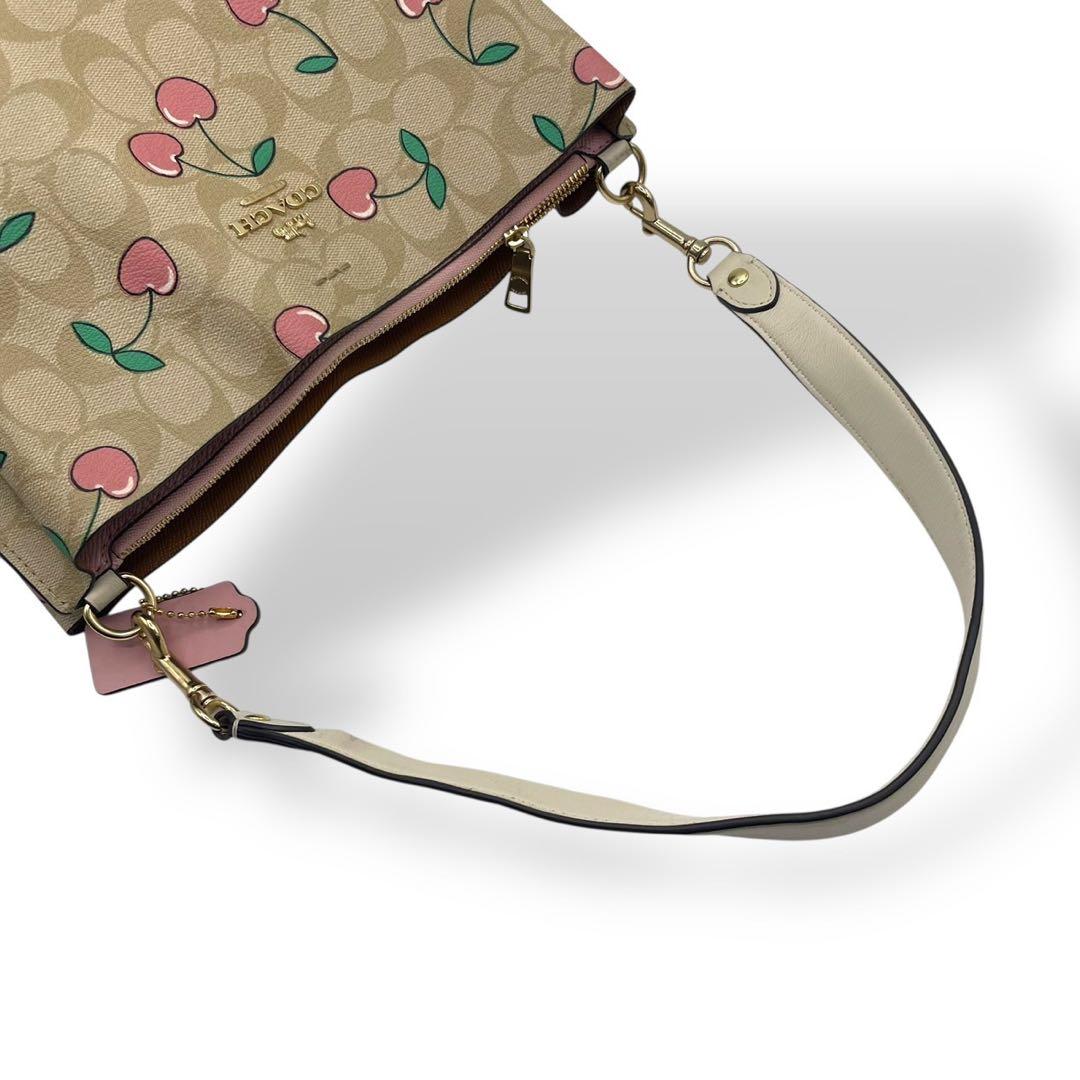 極美品✨️コーチ 2way ショルダーバッグ モリー PVC レザー チェリー柄