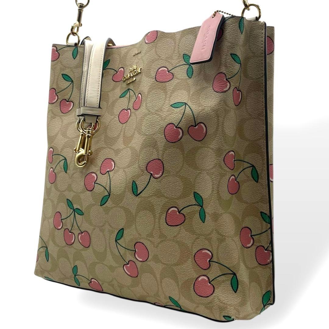 極美品✨️コーチ 2way ショルダーバッグ モリー PVC レザー チェリー柄