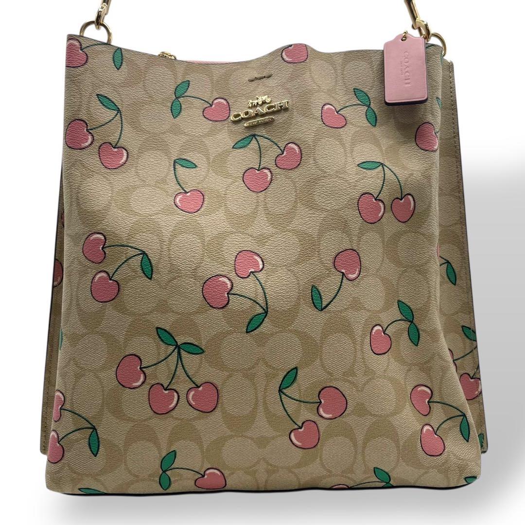 極美品✨️コーチ 2way ショルダーバッグ モリー PVC レザー チェリー柄