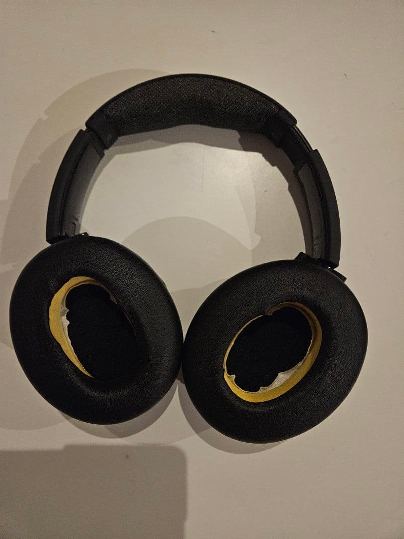 Skullcandy crusher anc2 イヤーパッド破れあり