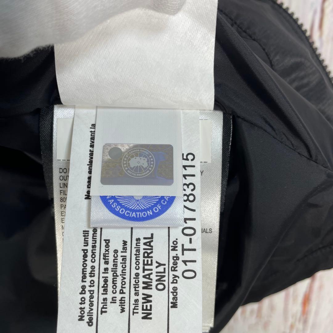 【美品】  カナダグース　ダウンベスト　 黒　ロゴ